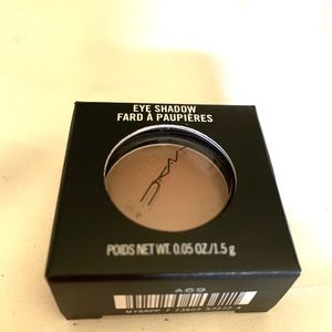 NIB - MAC Eye Shadow - Royal Rendezvous